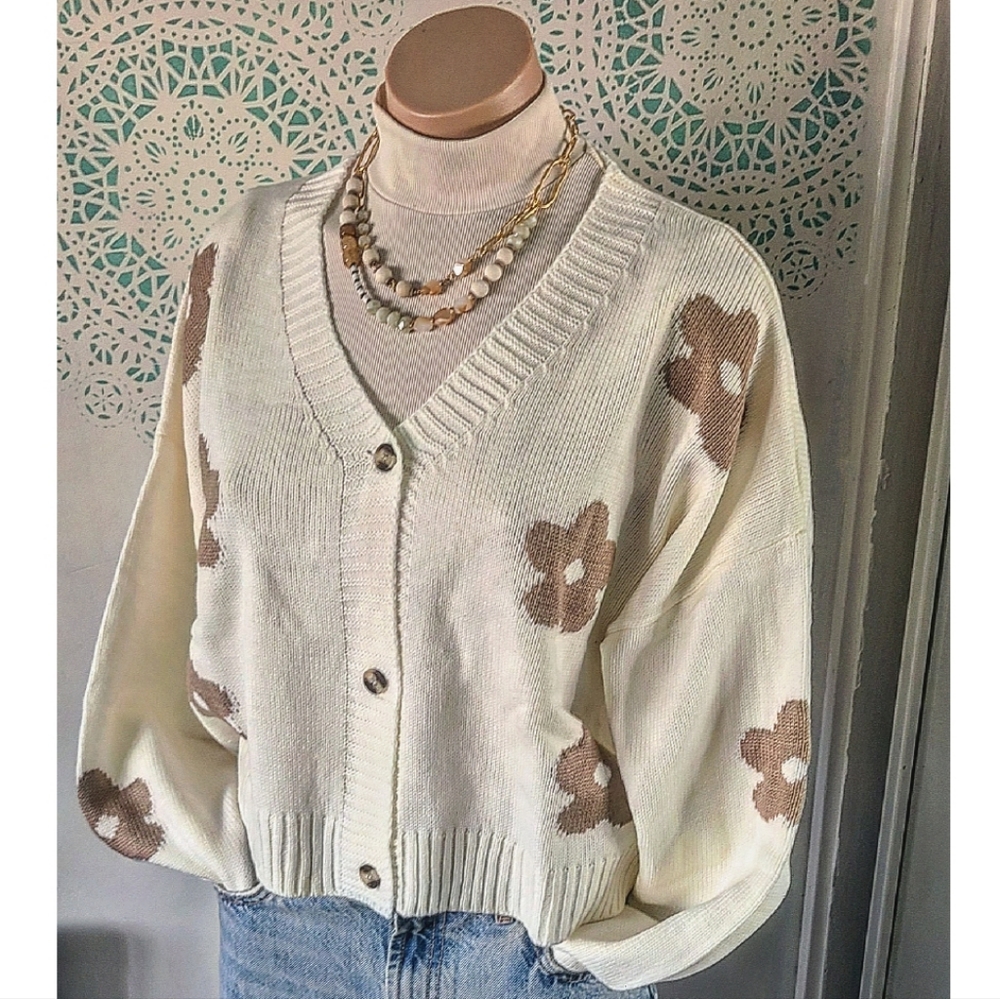 🆕️The Daisy// Neutral tone flower Cardigan - Picture 1 of 3